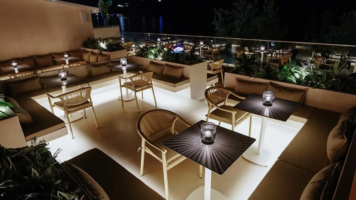 Thèa Rooftop Bar in Himara, Albania