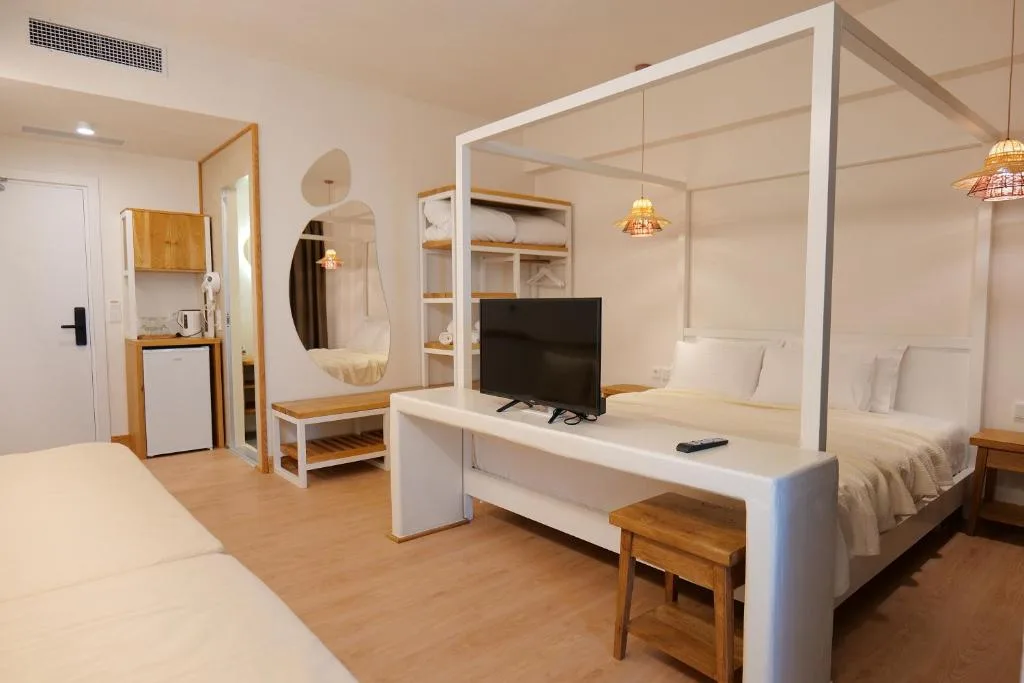 Family Room with Sea View at Alex & Sofi Hotel