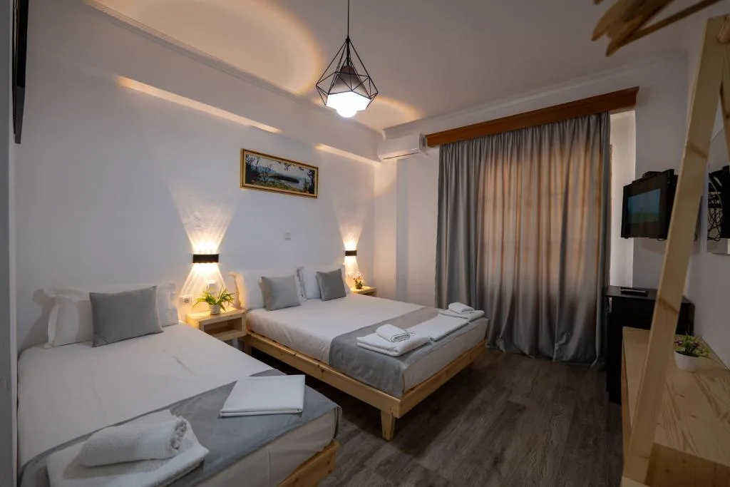 Classic Triple Room at Apart Hotel Alex