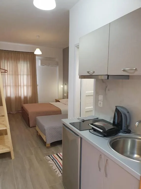 Studio with Balcony and Sea View at Apart-Hotel Llazari