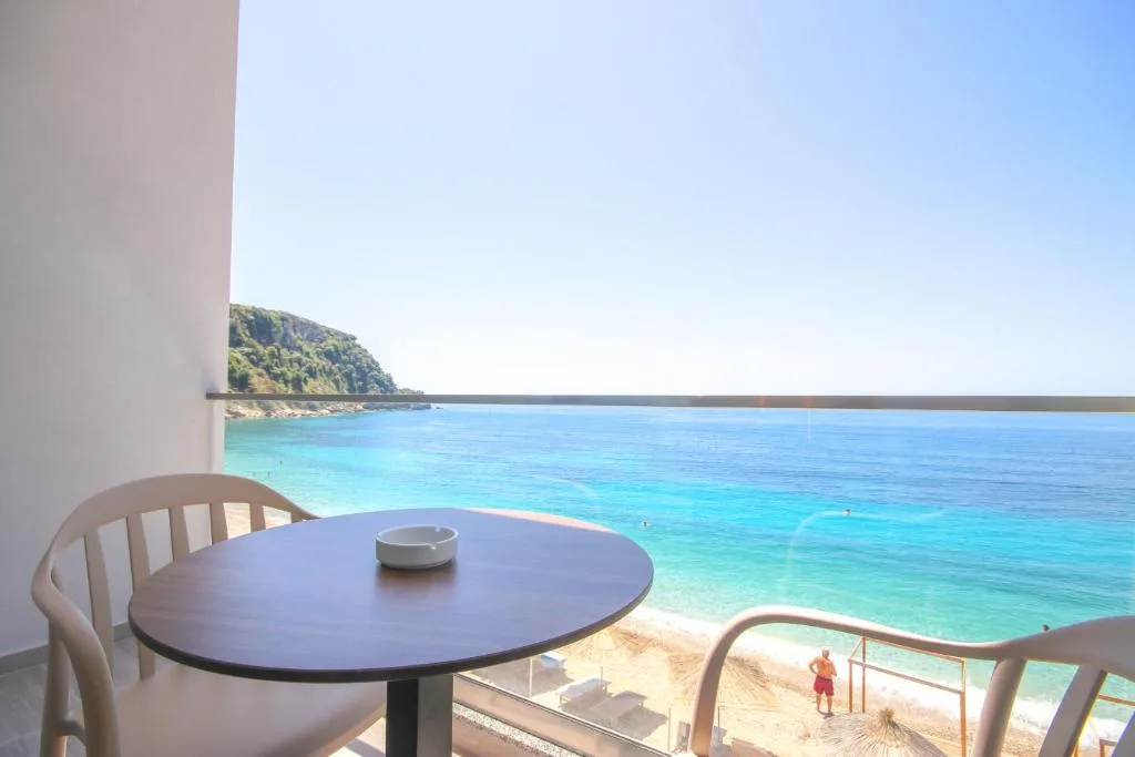 Deluxe Double Room with Balcony and Sea View at Emily's Hotel