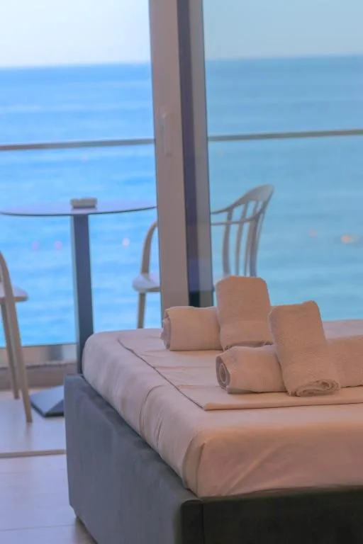 Deluxe Double Room with Sea View at Emily's Hotel