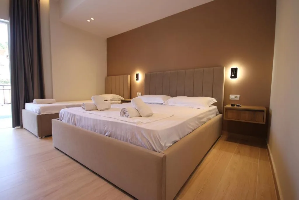 Triple Room with City View at Emily's Hotel