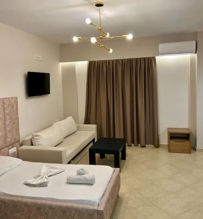 Suite with Pool View at Karos Hotel Llaman