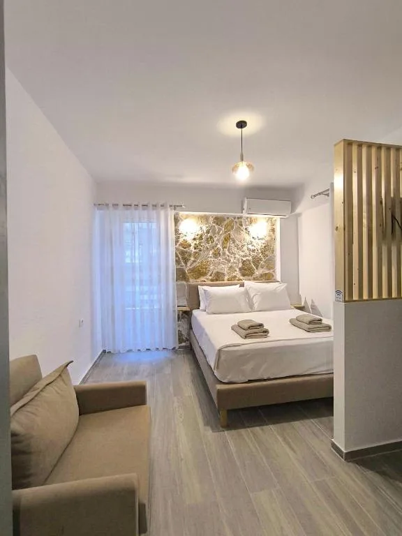 Deluxe Queen Studio at MD Luxury Studios