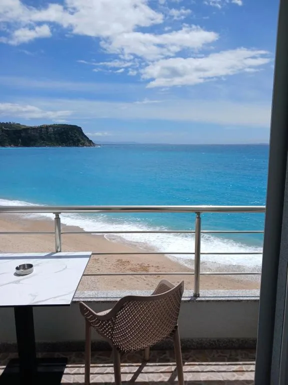 Deluxe Double Room with Balcony and Sea View at NaDim Rooms