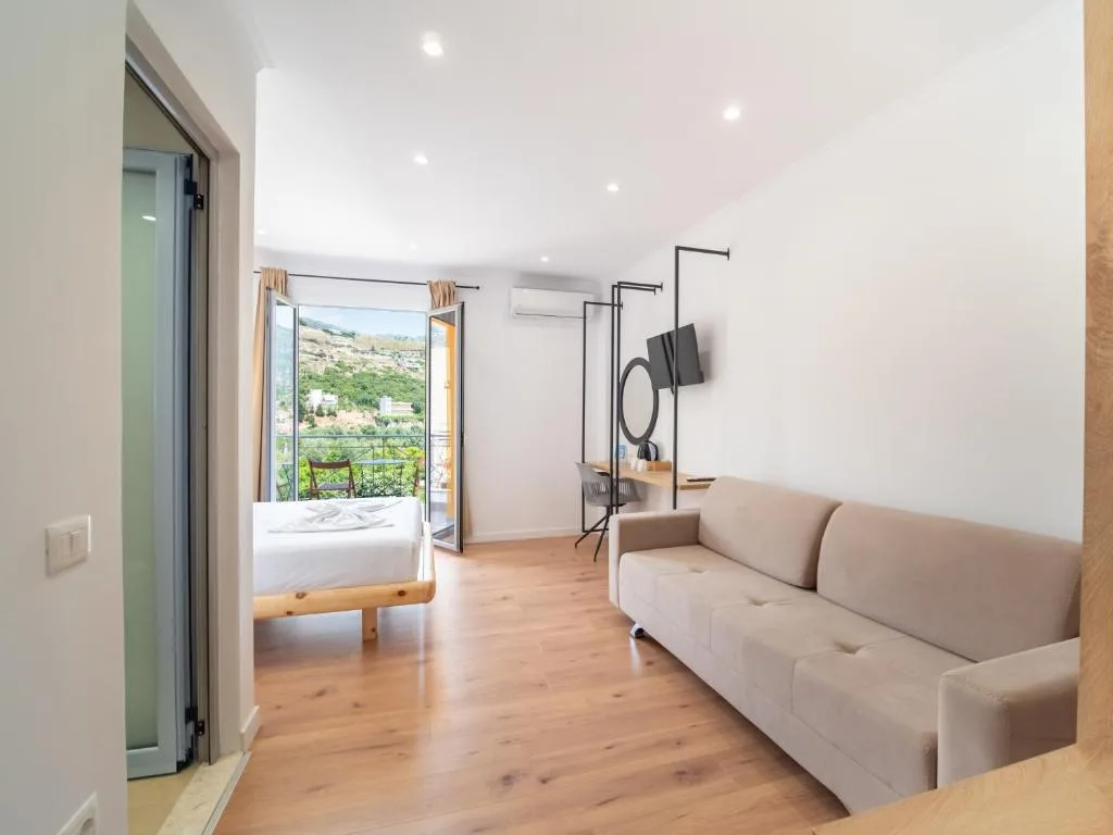 Double Room with Mountain View at Orchard Retreat