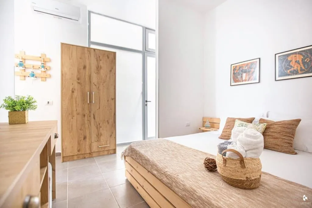 One-Bedroom Apartment at Stylish 1 Super Central Studio Apartment