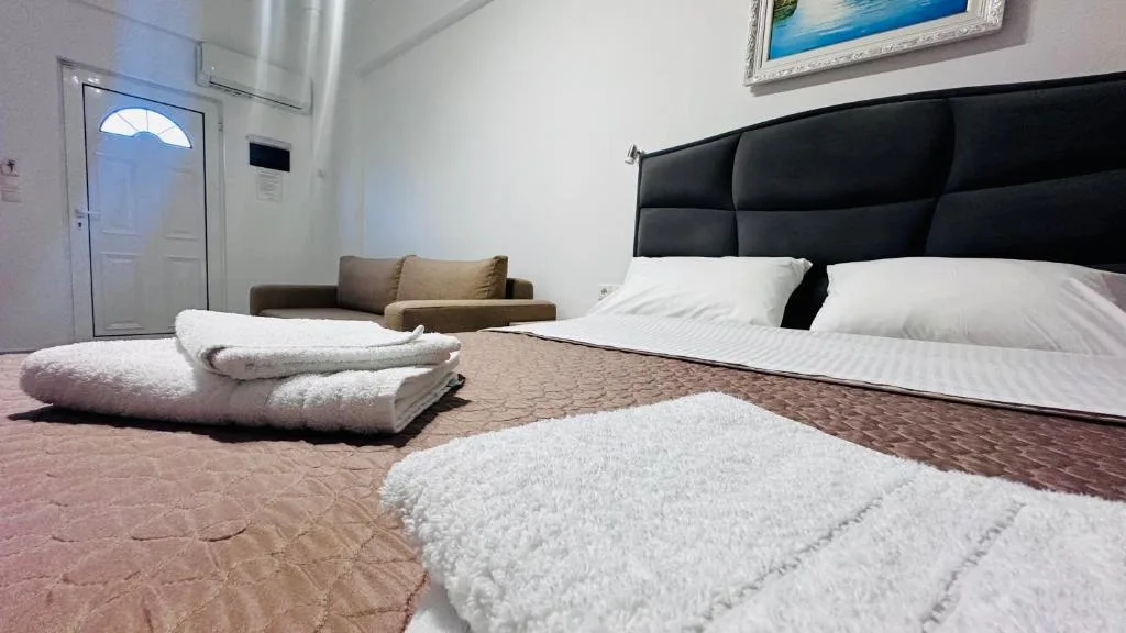 Deluxe Triple Room at Vangjelis Hotel