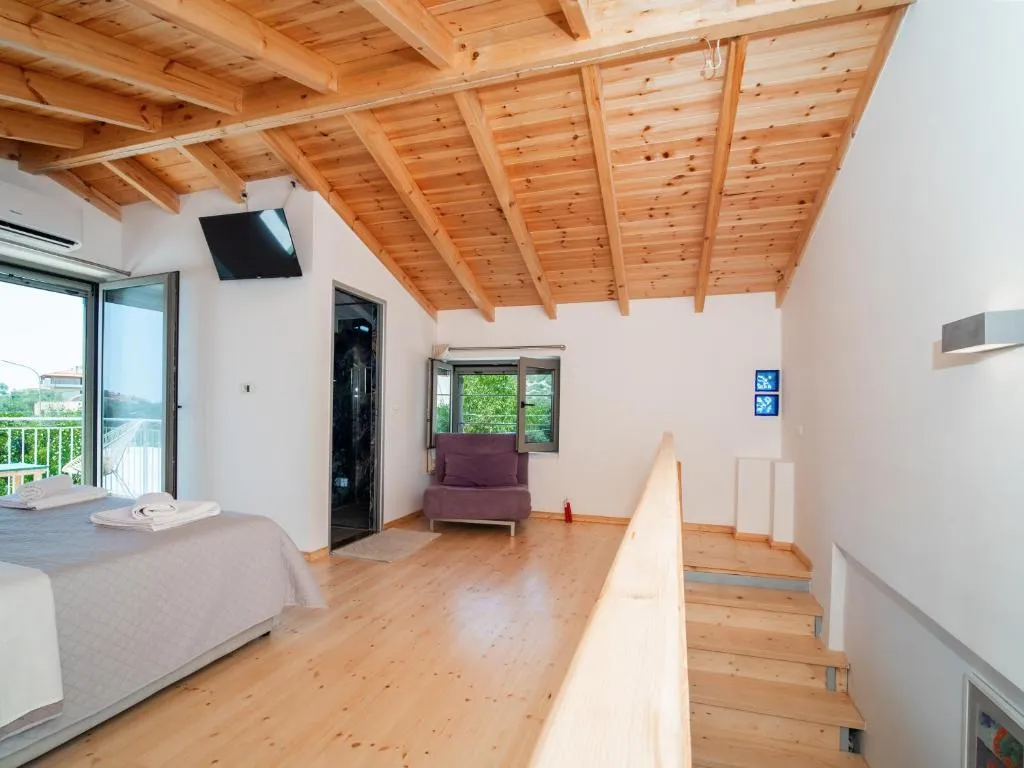 Dea's home — view 3