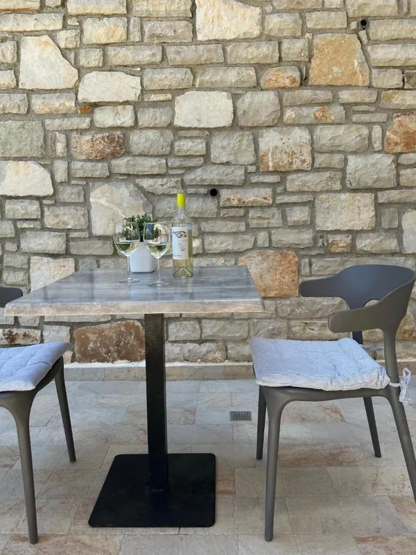 Elizabeth Apartments Himare — view 2