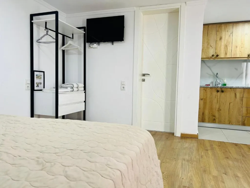 Guesthouse near the Castle of Himare — view 5