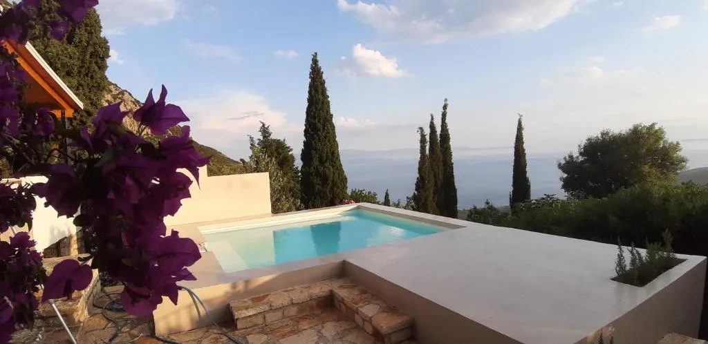 Les Villas de Qeparo — view 4