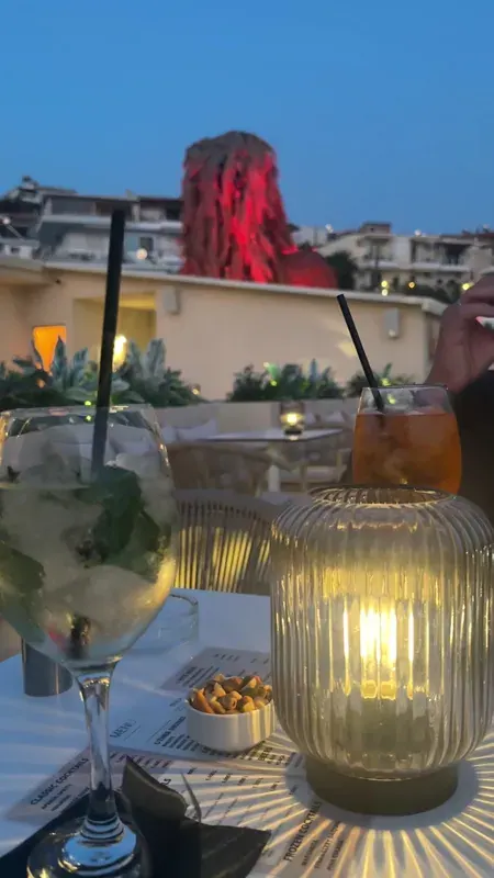 Thèa Rooftop Bar — photo 5
