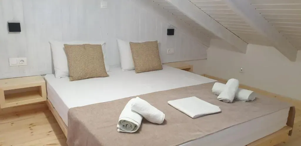 Apart-Hotel Llazari — view 5