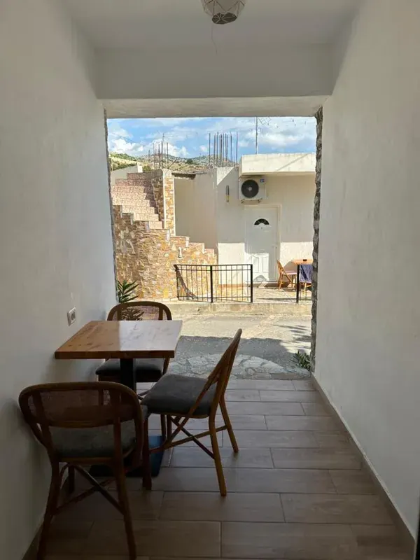 Jona Rooms — view 4