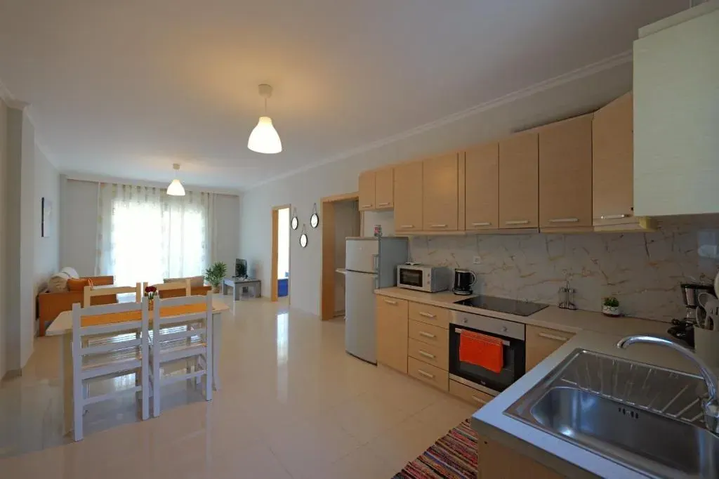 Llamani Apartments — view 4