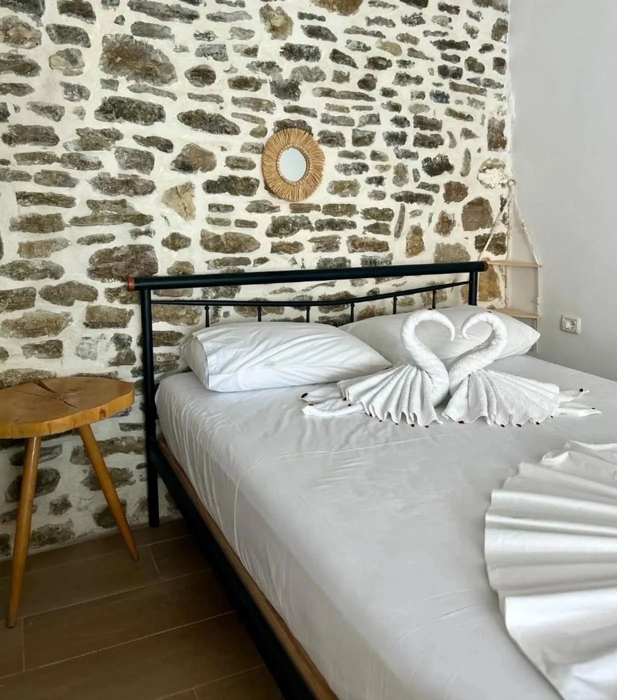 Deluxe Double Room at Vourtaréa Guesthouse