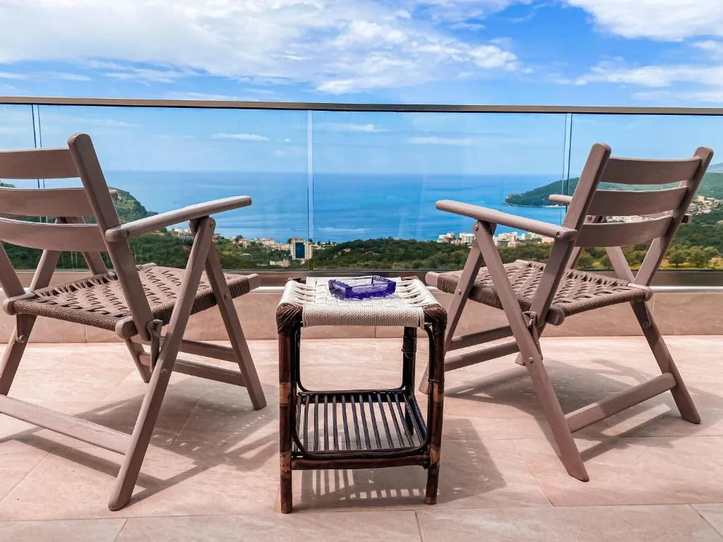 Deluxe Double Room with Balcony and Sea View at Eléa Guesthouse Himara