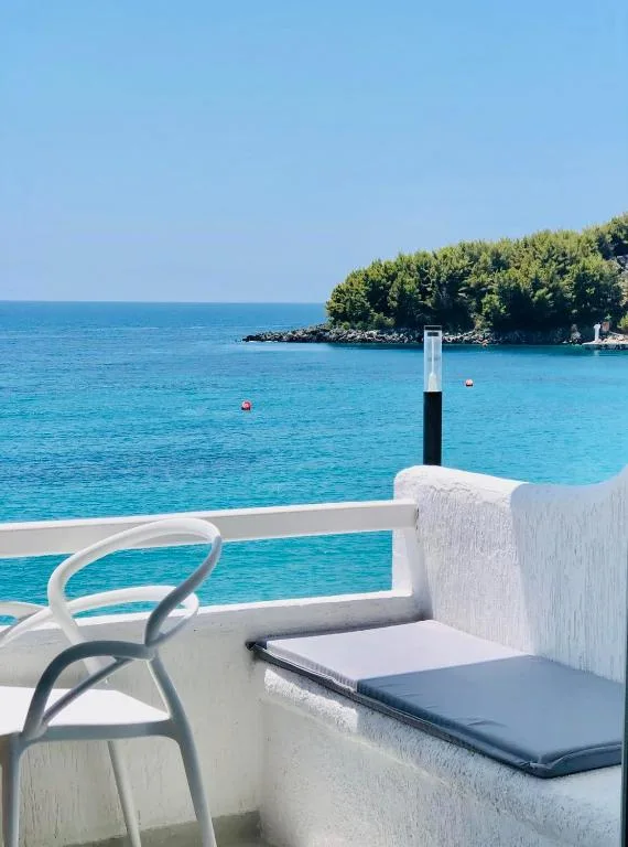 Comfort Double Room with Balcony and Sea View at Geo & Art Boutique Hotel