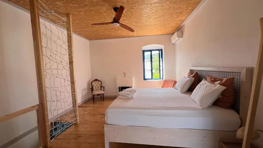 Deluxe Apartment at Himara Hostel