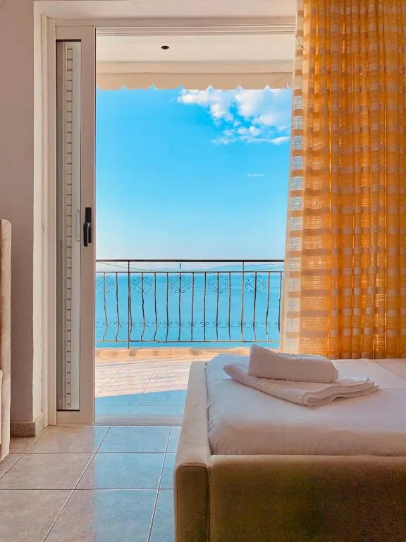 Family Room with Sea View at Hotel Odhisea Qeparo