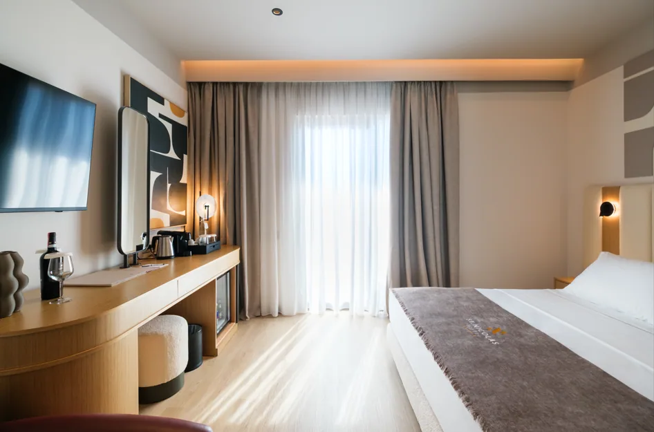 Double Room with Sea View looking towards the balcony