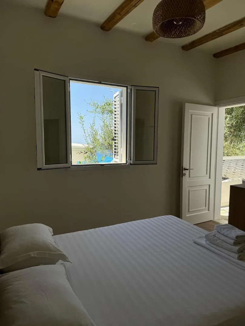 Alevra — view 3