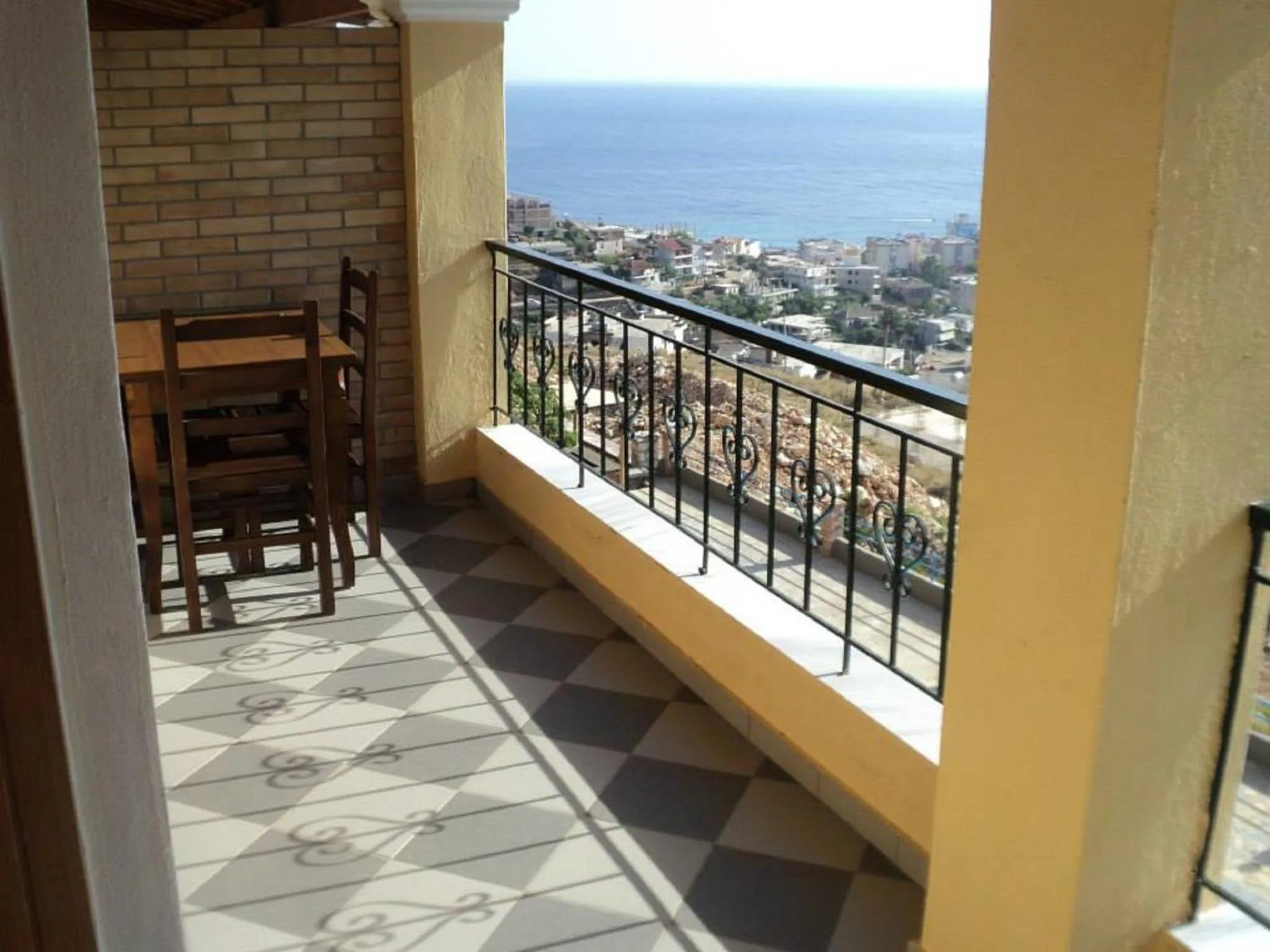Hotel Llazari