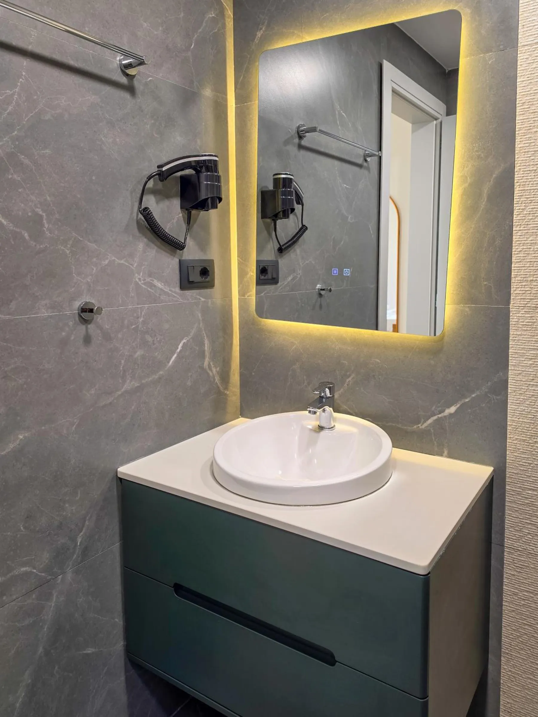 Azure Hotel Dhermi — view 4