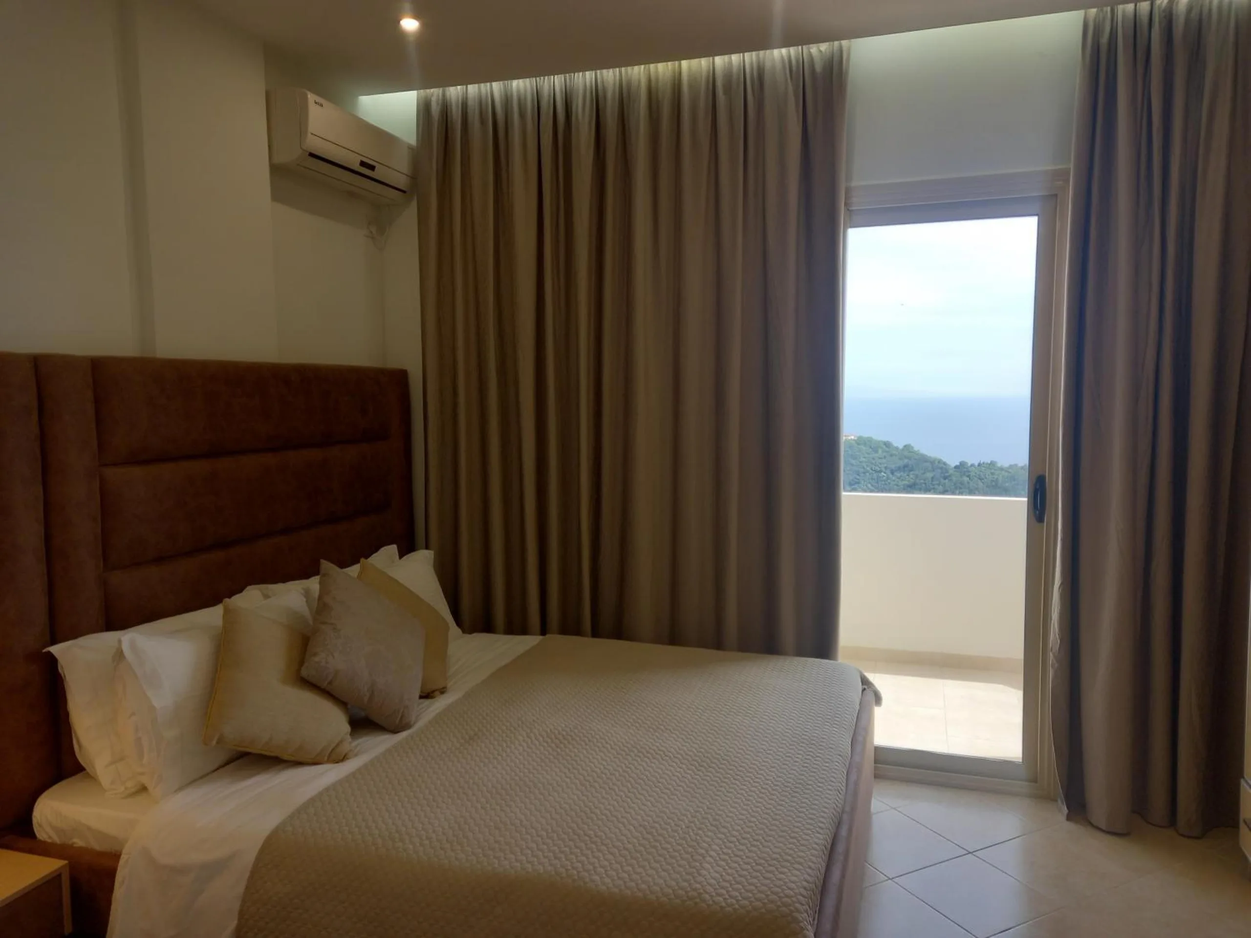 Hotel Relax Dhermi — view 3