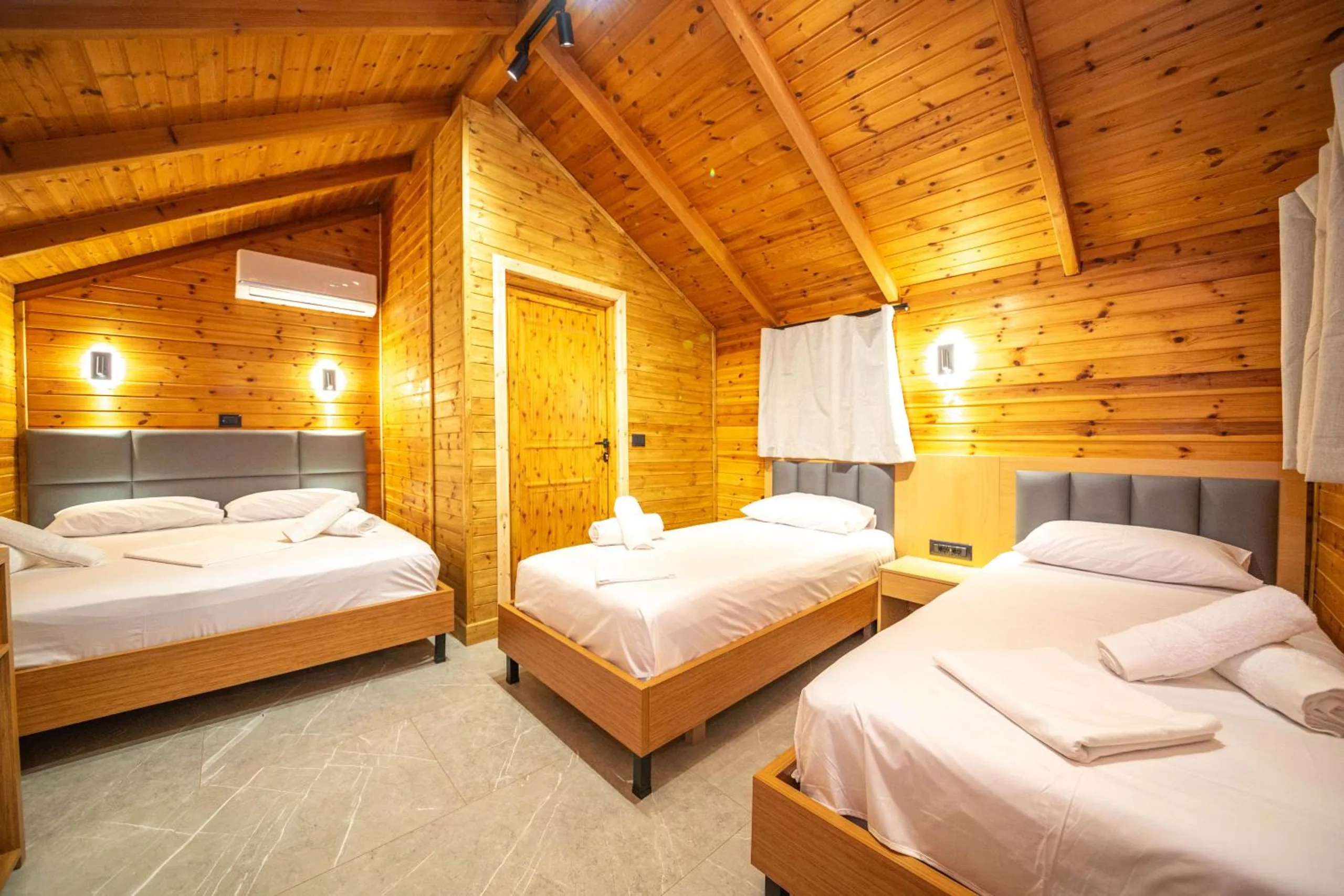 Lodges Shën Nikolla — view 2