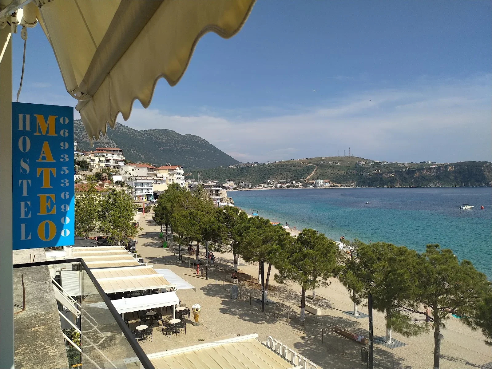Mateo Hotel & Hostel
