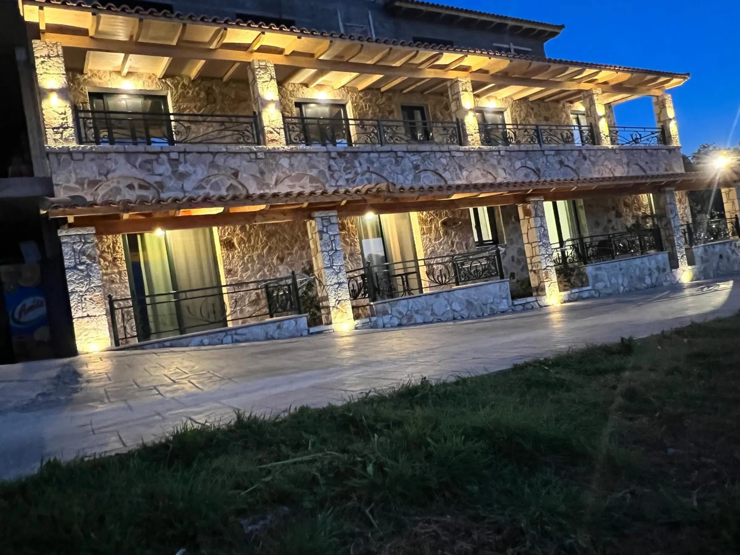 Stonevilla Buta — view 3